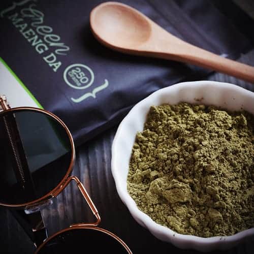 maeng da kratom in bowl