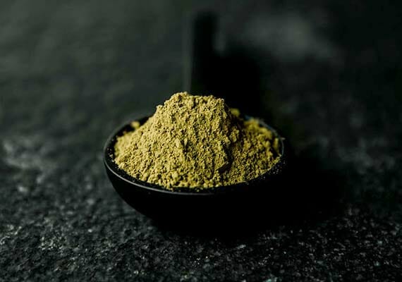 Yellow kratom powder